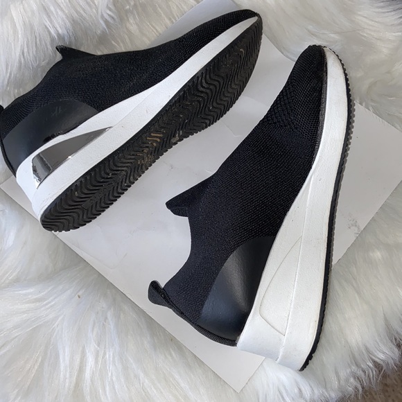 Used - Picture 6 of 7